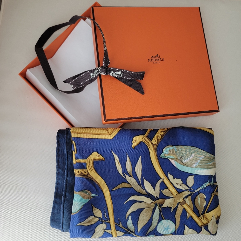 Labor Day Sale🎉 Elegant Authentic Hermes Ramage silk scarf with ribbon & box - Picture 1 of 12